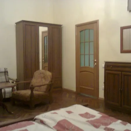 Apartment On Lysenka 14 *